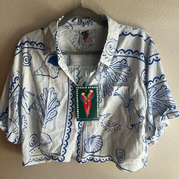 Live 4 Truth Parrot Print Shirt and Shorts Set - Picture 2 of 6